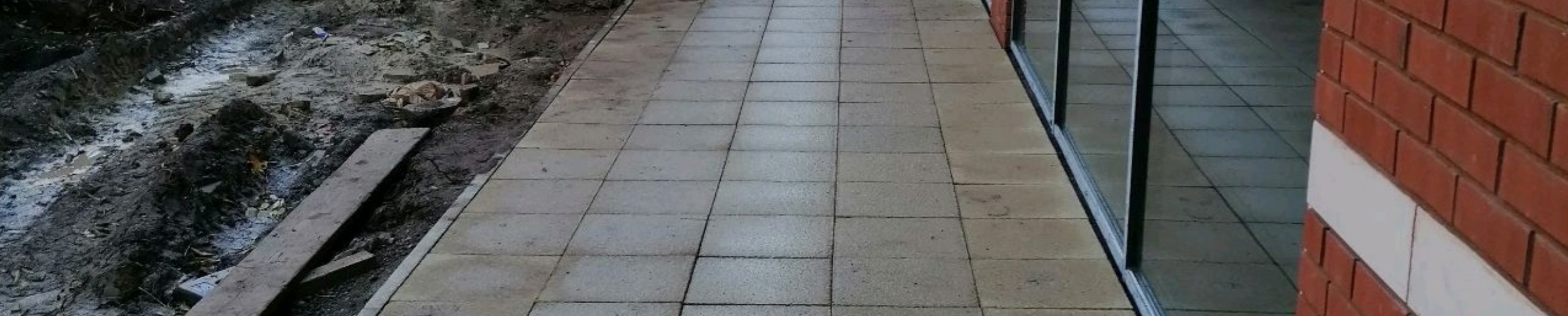 Retail park paving and kerbing